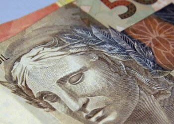 Brasileiros sacaram R$ 315 milhões em valores a receber em maio