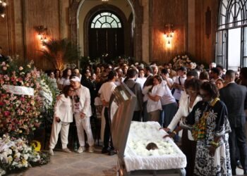 Preta Gil é velada no Theatro Municipal do Rio de Janeiro