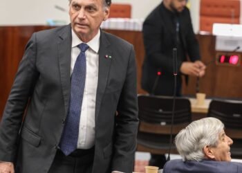 Prisão domiciliar: saiba o que Bolsonaro está proibido de fazer