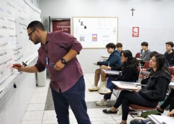 Pré-selecionados no Fies 2025 devem completar cadastro hoje