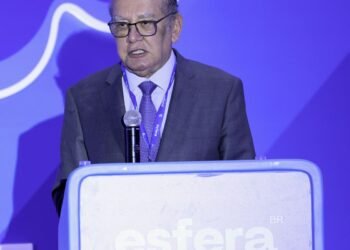 “Nenhum desconforto”, diz Mendes sobre prisão domiciliar de Bolsonaro