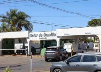 Moraes pede à PGR parecer sobre agentes da PF na casa de Bolsonaro