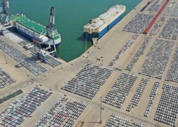 Com tarifaço, desafio de exportadores é encontrar novos mercados