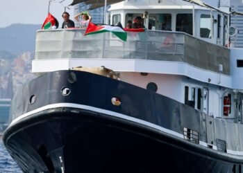 Greta Thunberg se junta à flotilha que se dirige com ajuda para Gaza