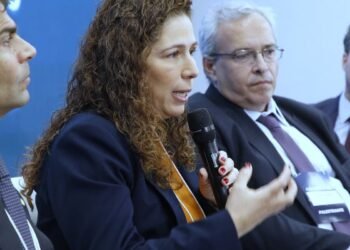 Ministra defende regras objetivas na avaliação de servidor em reforma