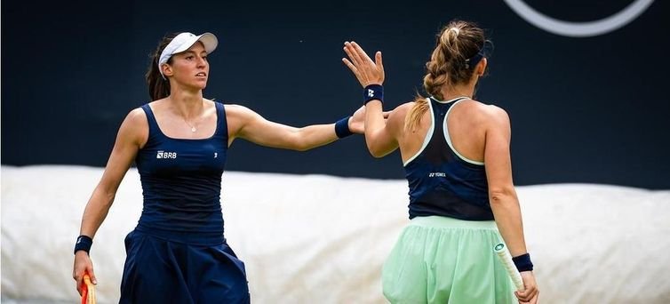 Dupla da tenista Luisa Stefani com húngara Timea Babos avança às semifinais do WTA 500 de Bad Homburg, em 25/06/2025