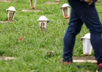 Brasileiros não resgatam de R$ 10 mil a R$ 50 mil de parentes mortos