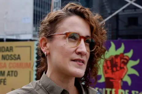 Rio de Janeiro (RJ), 30/08/2025 - Ana Carolina Evangelista. diretora-executiva do Iser (Instituto de Estudos da Religião). O Instituto de Estudos da Religião (ISER), em parceria com diversas comunidades e organizações da sociedade civil promove , na Candelária, região central da cidade, o evento Vigílias pela Terra,  com a finalidade de promover articulação, a partir de grupos religiosos diversos para fortalecer ações no enfrentamento à crise climática.  Foto: Tânia Rêgo/Agência Brasil