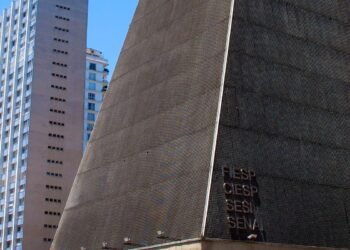 Com tarifaço dos EUA, Fiesp mantém projeção de alta do PIB em 2,4%