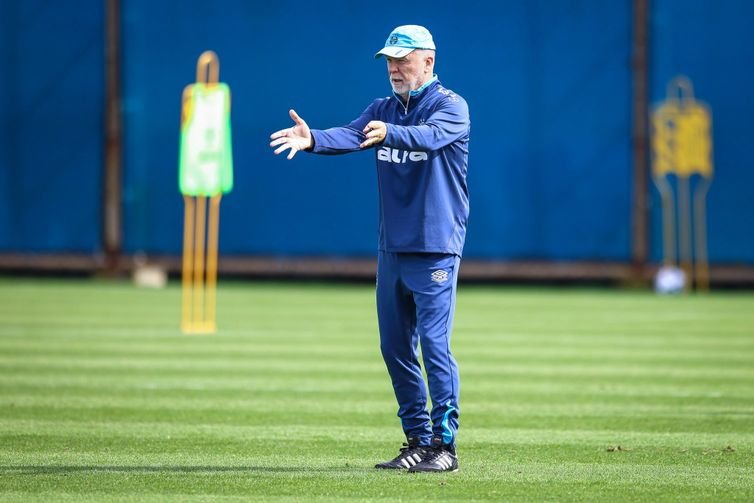 Lucas Uebel/Grêmio FBPA/Direitos reservados Mano Menezes - técnico do Grêmio - em 01/08/2025