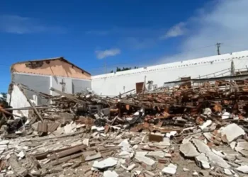 Igreja desaba e imagem de Jesus fica intacta na Bahia