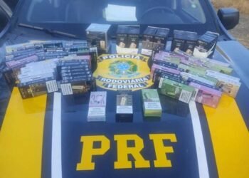 PRF apreende 100 cigarros eletrônicos em ônibus na Bahia