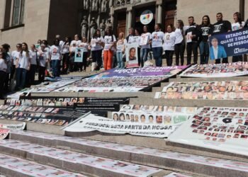 Ato em SP lança movimento de famílias em busca de desaparecidos