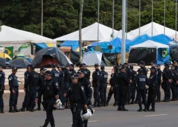 PGR denuncia casal que arrecadou R$ 1 milhão para acampamento golpista