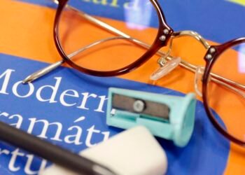 Oftalmologistas apontam risco de atendimento por pessoas sem formação