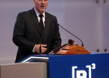 Brasil busca diálogo, mas não negociará soberania, afirma Fávaro