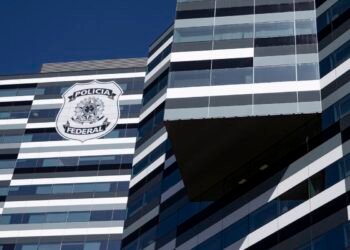 PF diz que Bolsonaro burlou STF e encaminhou 300 vídeos pelo WhatsApp 