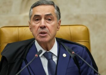 Barroso diz que STF deve avaliar reação contra sanções dos EUA