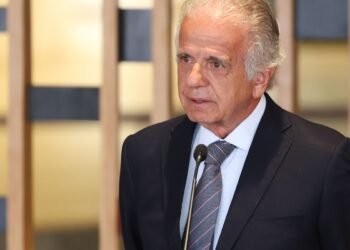 Crise entre Venezuela e EUA preocupa, diz ministro da Defesa do Brasil