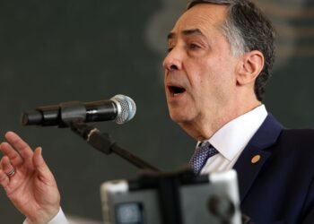 Barroso diz que país precisa de recomeço e pacificação