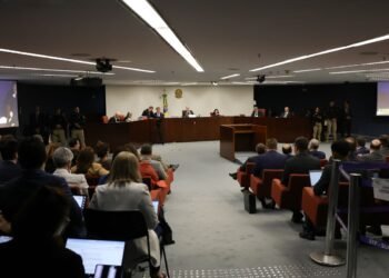 STF cancela sessão plenária e julgamento sobre golpe continua à tarde