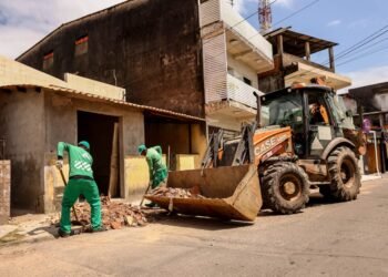 “SEMAN nos bairros” inicia mutirão de limpeza com quase 100 profissionais no Malembá – Prefeitura Municipal de Candeias.