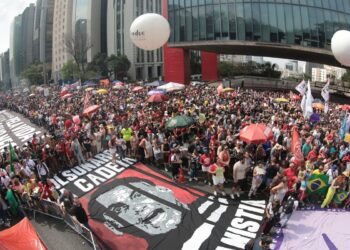 Em todo país, milhares protestam contra anistia e PEC da Blindagem