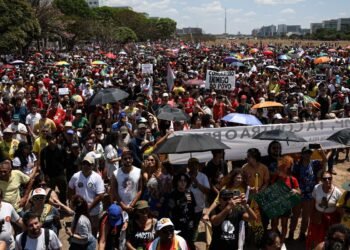 No DF, ato contra anistia e PEC da Blindagem leva milhares às ruas