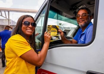 SEMOB finaliza ações do trânsito com panfletagem nos transportes alternativos – Prefeitura Municipal de Candeias.