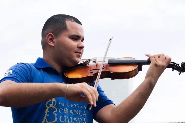 Recife (PE), 25/09/2025 - Pedro Martins, integrante da Orquestra Criança Cidadã. Foto: Augusto Cataldi/Ascom OCC