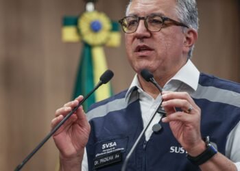 Padilha determina notificação imediata de suspeitas de intoxicação por metanol