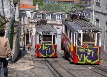 Acidente com bondinho em Lisboa deixa 15 mortos