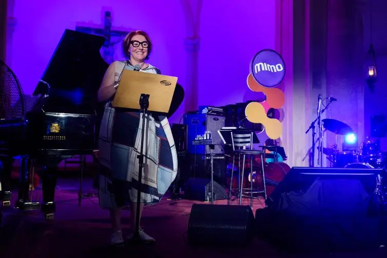 Foto: Rogério Von Kruger/Divulgação Olinda 13/09/2025 - MIMO Festival, em Olinda. ( Diretora artística, Lu Araújo, na abertura do MIMO Festival) Foto: Rogério Von Kruger/Divulgação