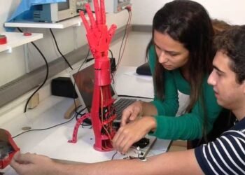 Estudo da CNI aponta 16 profissões do futuro na indústria