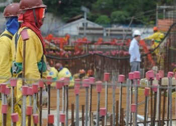 Índice que corrige salários, INPC acumula 5,05% em 12 meses