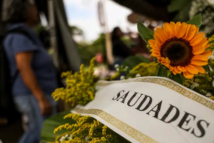 Brasília (DF), 02/11/2024 - Movimentação do Dia de Finados no cemitério Campo da Esperança. Foto: Marcelo Camargo/Agência Brasil