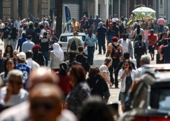 Mais de 6,5 milhões de famílias deixaram linha da pobreza em 2 anos