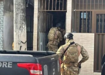 Operação policial liberta mulher e bebê feitos reféns na Bahia; home foi preso