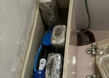 Homem preso e drogas, veículo e equipamentos apreendidos na Bahia