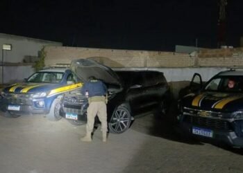 Motorista é preso pela PRF depois de tentar escapar de abordagem