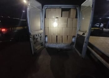 PRF apreende cerca de 2,6 milhões de cigarros contrabandeados no interior baiano