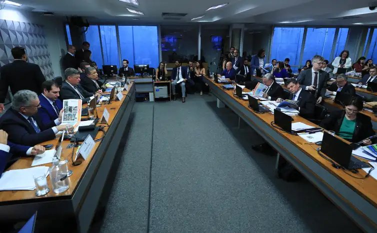 Brasília - 29/09/2025 - Reunião da Comissão Parlamentar Mista de Inquérito (CPMI) do INSS para tomar depoimentos do Carlos Roberto Ferreira Lopes, presidente da Confederação Nacional dos Agricultores Familiares e Empreendedores Familiares Rurais (Conafer). Foto: Lula Marques/ Agência Brasil.