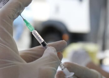 Casos de sarampo tiveram aumento de 34 vezes em 2025, alerta Opas