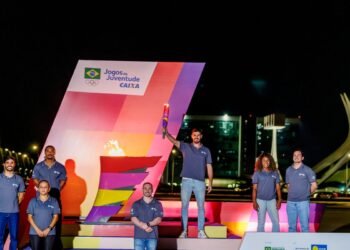 Jogos da Juventude são abertos oficialmente com acendimento da pira