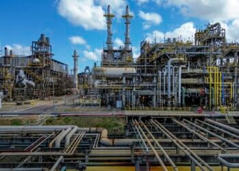 Faturamento da indústria subiu 5% em 2025, mostra CNI