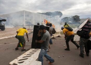 Moraes abre prazo para alegações do Núcleo 2 dos atos golpistas