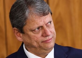 Deputado pede inquérito contra Tarcísio após falas contra STF