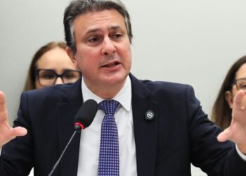 População deve cobrar Câmara sobre PEC da Blindagem, diz ministro