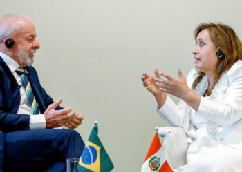 Em Nova York, Lula se reúne com Dina Boluarte, presidente do Peru