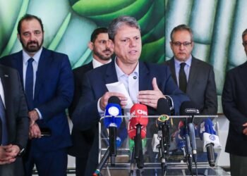 Tarcísio instala gabinete de crise para investigar metanol